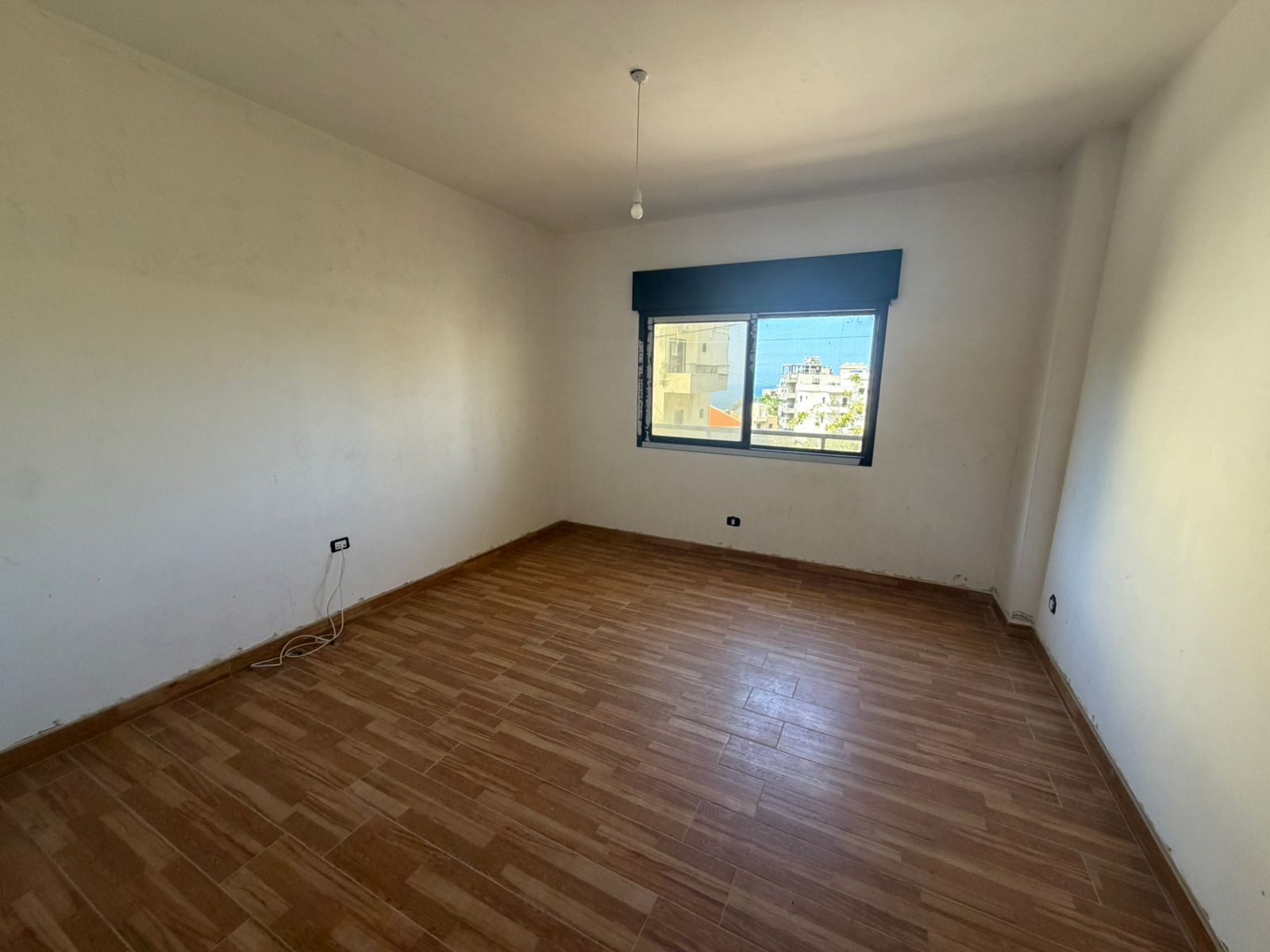 Ref (AM66.A.485)A 180 m2 apartment having an open sea view for sale in Safra

This property consists of the below:
-City: Safra 
-Surface area : 180 sqm
-Price: 175.000$
- Bedrooms: 3(1 master )
- Bathrooms: 3
- Living rooms: 1
- Dining rooms: 1
- Parking spots: 2

- Features : 
*Sea View
*Close To All Amenities 
*Calm Area 
*Double wall 
*Double glass
*Ac installation 
*Electric shutters

Brokerage fees: 2.5 % in case of selling / 1 month rental value in case of rent. 

For more info, kindly contact us on 71 66 55 71 / 71 788 178 or message us on WhatsApp with your full name and the reference number of the property and we will contact you the soonest.

I SOLD is a member of the Real Estate Syndicate of Lebanon (REAL)

I SOLD (Lebanon), Zalka Highway, Zalka 690 Bld. 6th Floor

شقة للبيع في 